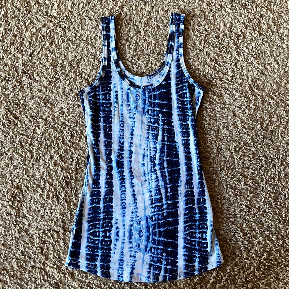 Blue and white tank top, in great condition